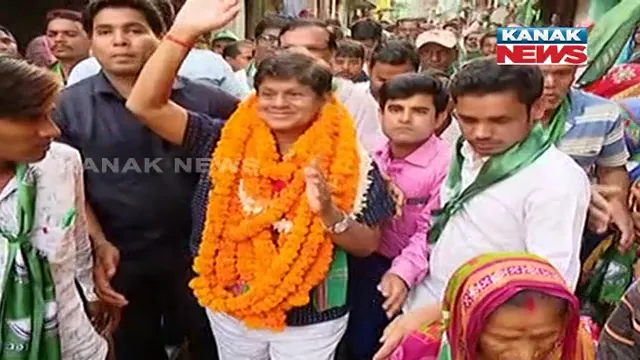 ହାତରେ ଆଉ ଗୋଟିଏ ଦିନ, ପ୍ରଚାର ମଇଦାନରେ ପ୍ରାର୍ଥୀ । ଖଣ୍ଡପଡାରେ ରୋଡ୍ ସୋ’ କରି ଭୋଟ୍ ମାଗିଲେ ବିଜେଡି ପ୍ରାର୍ଥୀ ସୌମ୍ୟରଞ୍ଜନ । 