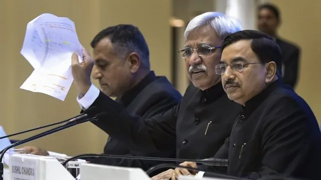 ନିର୍ବାଚନ କମିଶନରେ ବିରୋଧାଭାଷ । ମୋଦିଙ୍କୁ କ୍ଲିନଚିଟ ମାମଲାରେ ଅଳ୍ପମତକୁ ଦିଆଯାଇନଥିଲା ଗୁରୁତ୍ୱ, ବିରୋଧ କରି ବୈଠକରୁ ଦୂରେଇ ରହିଲେ ନିର୍ବାଚନ କମିଶନର ଅଶୋକ ଲଭାସା !