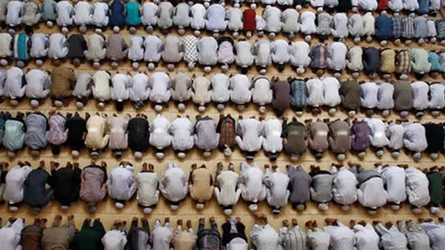 ରମଜାନ ମାସରେ ରୋଜା ରଖୁଥିବା ଲୋକଙ୍କ ଉପରେ ପୁଲିସର ନଜର : ଖାଦ୍ୟ ଖାଇଲେ ୬ମାସ ଜେଲ ଦଣ୍ଡ ସହ ଦେବାକୁ ପଡିବ ଜରିମାନା