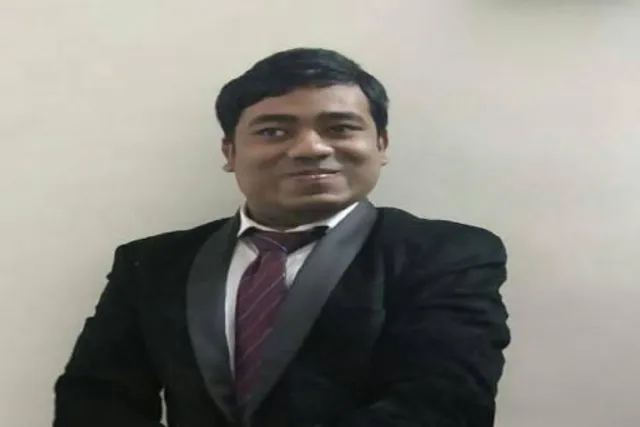 ହ୍ୱିଲ ଚେୟାରରୁ ହୃଦୟ ଜିତିଲେ ଦିବ୍ୟାଙ୍ଗ କେଶବ । ସିବିଏସଇ ଦ୍ୱାଦଶ ପରୀକ୍ଷାରେ ଆଇନ ବିଷୟରେ ଦେଶରେ ଟପ୍ପର ହେଲେ ଓଡ଼ିଆ ପୁଅ ।