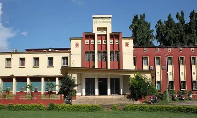 ଓୟୁଏଟିରେ ନିଯୁକ୍ତ ହେଲେ ନୂଆ କୁଳପତି । ଡକ୍ଟର ପୱନ କୁମାର ଅଗ୍ରୱାଲଙ୍କୁ ନିଯୁକ୍ତି କଲେ ରାଜ୍ୟପାଳ ଗଣେଶୀ ଲାଲ୍ ।