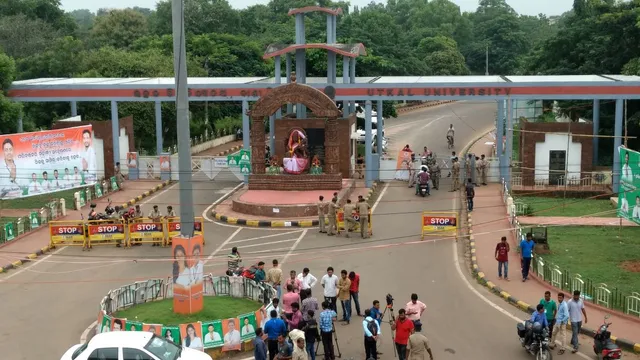 ବାତ୍ୟା ଫୋନିର ପ୍ରଭାବ ପୁଣି ଘୁଞ୍ଚିଲା ଉତ୍କଳ ବିଶ୍ୱବିଦ୍ୟାଳୟର ପରୀକ୍ଷା । ଛାତ୍ରଛାତ୍ରୀଙ୍କ ସୁବିଧାକୁ ନଜରରେ ରଖି କର୍ତୃପକ୍ଷ ନେଲେ ନିଷ୍ପତ୍ତି