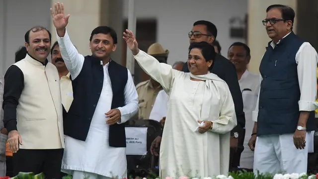 ଭୋଟ ଗ୍ରହଣ ପୂର୍ବରୁ ମହାମେଣ୍ଟର ପ୍ରାର୍ଥୀ ଫେରାର । କାହାକୁ କରିବେ ଭୋଟ, ଚିନ୍ତାରେ ପଡିଲେ ସମର୍ଥକ?