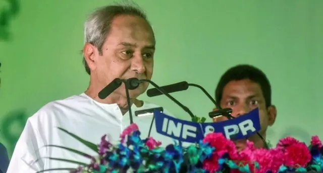 ଆରମ୍ଭ ହେଲା ନବୀନଙ୍କ ପଞ୍ଚମ ଇନିଂସ । ମୁଖ୍ୟମନ୍ତ୍ରୀଙ୍କ ସହ ଶପଥ ନେଲେ ନୂଆ ସରକାର, ଐତିହାସିକ ମୁହୂର୍ତର ସାକ୍ଷୀ ପାଲଟିଲେ ନବୀନଙ୍କ ଭଉଣୀ ଗୀତା ମେହଟ୍ଟା ଓ ଭାଇ ପ୍ରେମ ପଟ୍ଟନାୟକ