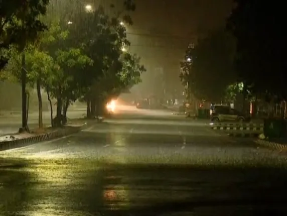 ବର୍ଷା ଯୋଗୁଁ କମିଲା ତାତି ! ସକ୍ରିୟ ହେଉଛି ମୌସୁମୀ, ୧୮ ଛୁଇଁପାରେ ଓଡିଶା