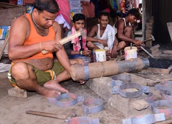 ପାଖେଇ ଆସୁଛି ରଥଯାତ୍ରା । ଚଳଚଞ୍ଚଳ ରଥଖଳା, ଦୋଳବେଦୀରେ କମାରଶାଳ ଚଳଚଞ୍ଚଳ