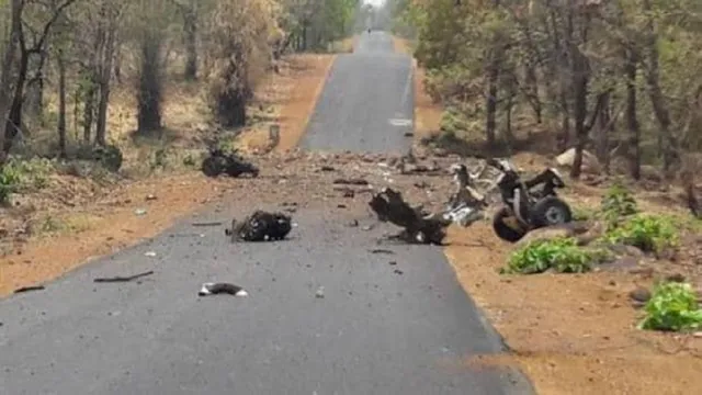 ମହାରାଷ୍ଟ୍ରର ଗଢଚିରୌଲୀଠାରେ ନକ୍ସଲଙ୍କ ଆଇଇଡି ବ୍ଲାଷ୍ଟ୍ ! ୧୫ କମାଣ୍ଡୋ ସହିଦ୍ ।  