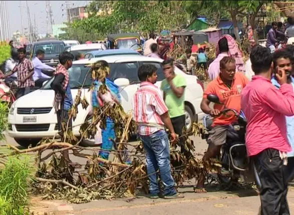 ରାଜଧାନୀରେ ଆପଣଙ୍କ ମୋବାଇଲ ନେଟୱାର୍କ କାମ କରୁନି କି? ତାହେଲେ ଅନ୍ୟ ନେଟୱାର୍କ ସହାଯ୍ୟରେ ପାଇପାରିବେ ସବୁ ସୁବିଧା, ଜାଣନ୍ତୁ କିପରି...