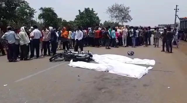 ଝାରସୁଗୁଡା ଲଖନପୁର ଜାତୀୟ ରାଜପଥରେ ମର୍ମନ୍ତୁଦ ସଡ଼କ ଦୁର୍ଘଟଣା : ଟ୍ରକ ଧକ୍କାରେ ଚାଲିଗଲା ଗୋଟିଏ ପରିବାରର ୩ ଜୀବନ