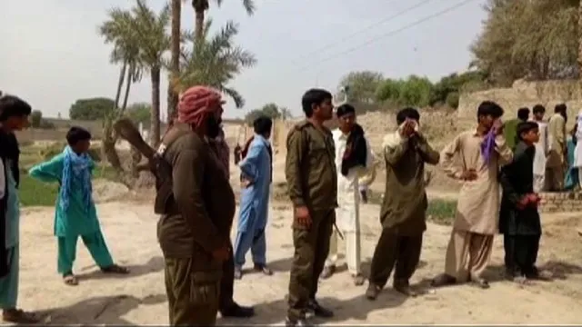 ରକ୍ତର ଇଦ୍ ପାଳିଲା ପାକିସ୍ତାନ : ନମାଜ ପଢ଼ି ସାରି ଫେରୁଥିବା ଲୋକଙ୍କ ଉପରେ ଆଖିବୁଜା ଗୁଳିବର୍ଷା, ୧୩ ମୃତ