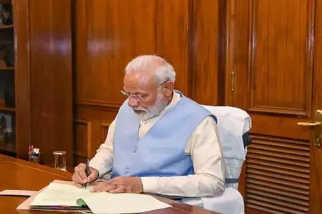 ମୋଦିଙ୍କ ୧୦୦ ଦିନର ସୂଚୀ ! ଚାକିରୀ ଠାରୁ ଆରମ୍ଭ କରି କୃଷକ ଆୟ ପର୍ଯ୍ୟନ୍ତ ୧୦୦ ଦିନର ତାଲିକା ପ୍ରସ୍ତୁତ କରିବା ପାଇଁ ଅଣ୍ଟା ଭିଡିଲେ ପ୍ରଧାନମନ୍ତ୍ରୀ ମୋଦି ।