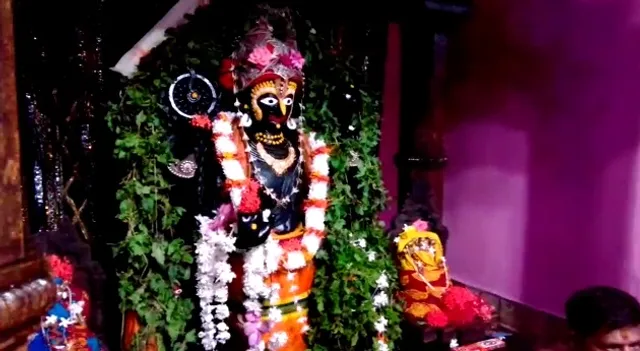 ଆଜି ପବିତ୍ର ବିଜୟାଦଶମୀ: ପ୍ରଭୁ ଶ୍ରୀଅଲାରନାଥଙ୍କ ରାଜାଧିରାଜ ବେଶ..ଅପରାହ୍ନ ୩ଟାରେ ମନ୍ଦିର ଖୋଲା ଯାଇ ଶ୍ରୀଜୀଉଙ୍କ ନୀତିକାନ୍ତି ଚାଲିବ