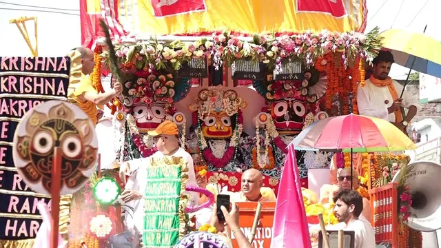 ଜମ୍ମୁରେ ଆୟୋଜିତ ହୋଇଥିଲା ଶ୍ରୀଜିଉଙ୍କ ଘୋଷଯାତ୍ରା ! ବିଦେଶୀ ଭକ୍ତଙ୍କ ସମେତ ଉତ୍ସବରେ ଯୋଗ ଦେଇଥିଲେ ହଜାର ହଜାର ଭକ୍ତ ।