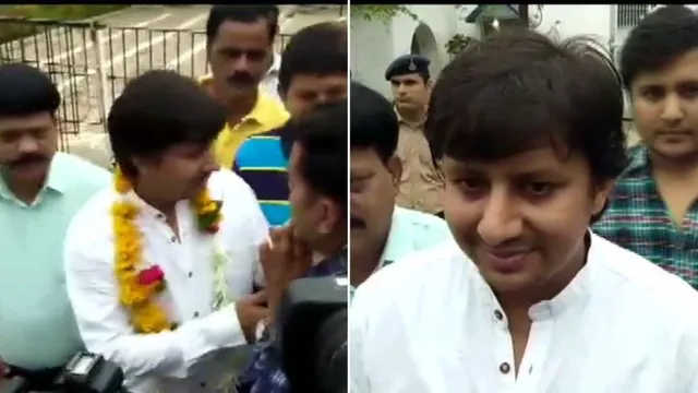 ନଗର ନିଗମ ଅଧିକାରୀଙ୍କୁ ବ୍ୟାଟରେ ପିଟି ଜେଲରେ ଥିବା ବିଧାୟକଙ୍କୁ ମିଳିଲା ଜାମିନ ! ବାଜା ବଜାଇ , ପବନରେ ଫାୟାରିଙ୍ଗ୍ କରି ଭବ୍ୟ ସ୍ୱାଗତ କଲେ ସମର୍ଥକ