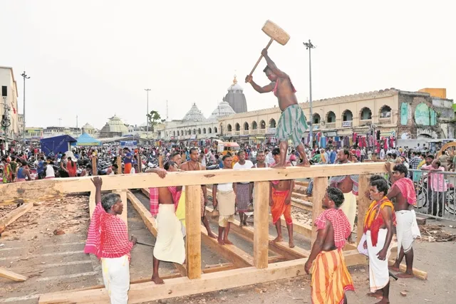 ଆଉ ମାତ୍ର ୧୧ ଦିନ ଘୋଷଯାତ୍ରା ! ଚାଲିଛି ଯୋଖା ହଣା, ନାଟଗୁଡୁ କାମ