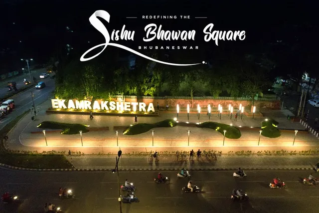 ସ୍ମାର୍ଟ ଲାଗୁଛି ସ୍ମାର୍ଟସିଟି । ରାତି ହେଲେ ରଙ୍ଗବେରଙ୍ଗ ଆଲୁଅରେ ଝଟକୁଛି ଭୁବନେଶ୍ୱର, ଫୋନି ପରେ ରାଜଧାନୀ ପାଇଛି ନୂଆ ପରିଚୟ ।