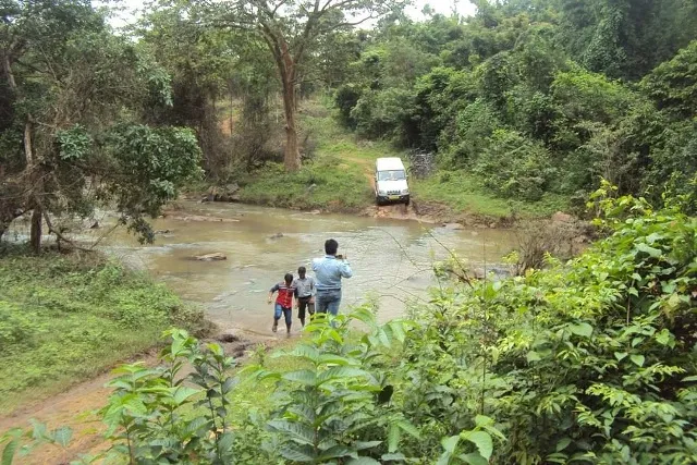 କୌଣସି ଉପାନ୍ତ ନୁହେଁ ଅଗ୍ରଣୀ ଜିଲ୍ଲା କଟକର ବିକଳ ଚିତ୍ର : ସ୍ୱାସ୍ଥ୍ୟକେନ୍ଦ୍ର ପର୍ଯ୍ୟନ୍ତ ଆସିପାରୁ ନାହାନ୍ତି ଗର୍ଭବତୀ, ପ୍ରାୟ ୨୦ଟି ଗାଁକୁ ପହଞ୍ଚିପାରୁନି ଆମ୍ବୁଲାନ୍ସ ସେବା