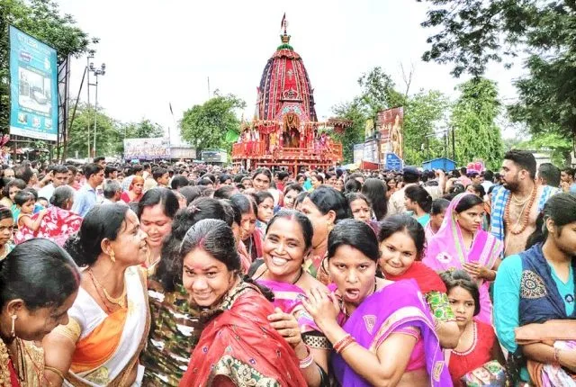 ଭକ୍ତିମୟ ହେଲା  ଅନୁଗୁଳ ଶୈଳଶ୍ରୀକ୍ଷେତ୍ର : ମା’ ସୁଭଦ୍ରାଙ୍କ ରଥ ଟାଣିଲେ ମହିଳା