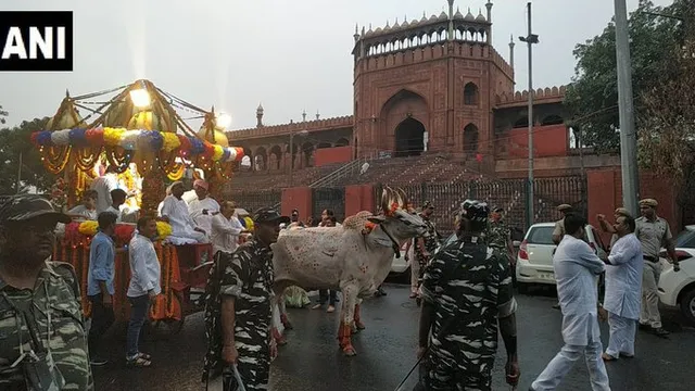 ରଥ ନୁହେଁ ଶଗଡରେ ଗଲେ ଶ୍ରୀଜିଉ । ଭାଇ ଭଉଣୀଙ୍କୁ ସାଙ୍ଗରେ ନେଇ ଜଗନ୍ନାଥ ଗଲେ ମାଉସୀଘର, ଭକ୍ତିର ବର୍ଷାରେ ଭିଜିଲା ଦିଲ୍ଲୀ ସହର ।