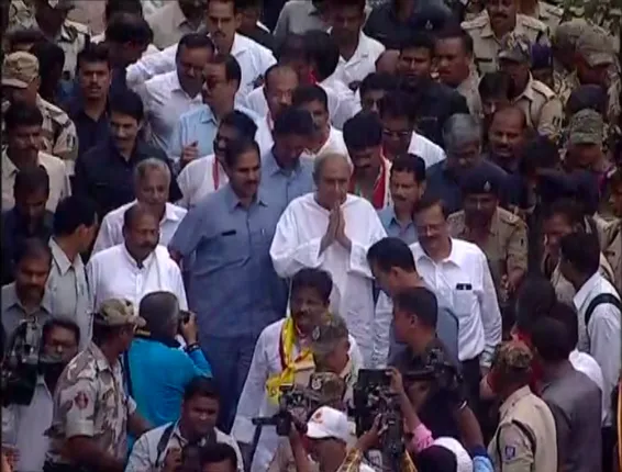 ରଥରେ ଜଗାକୁ ଦେଖିବାକୁ ପୁରୀରେ ପହଞ୍ଚିଲେ ମୁଖ୍ୟମନ୍ତ୍ରୀ : କାଳିଆକୁ ଦର୍ଶନ କରିବେ, ଆଶିର୍ବାଦ ନେବେ