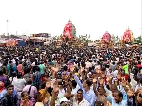 ଆରମ୍ଭ ହେଲା ରଥଟଣା : ଭାଇଭଉଣୀଙ୍କୁ ସାଙ୍ଗରେ ଘେନି ଶ୍ରୀମନ୍ଦିର ଫେରୁଛନ୍ତି ମହାବାହୁ