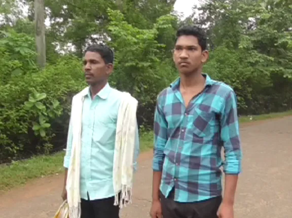 ବିନା ଦୋଷରେ ସଜା କାଟୁଥିବା ବାପ-ପୁଅଙ୍କୁ ଜେଲରୁ ମିଳିଲା ମୁକ୍ତି। ବଧୂହତ୍ୟା ମାମଲାରେ ଜେଲ୍ ପଠାଇଥିଲା ପୋଲିସ