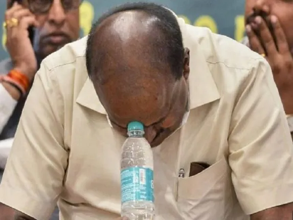 କର୍ଣ୍ଣାଟକ ବାଚସ୍ପତିଙ୍କ ବଡ ବୟାନ । ଏବେ କୌଣସି ବିଧାୟକଙ୍କ ଇସ୍ତଫା ସ୍ୱୀକାର କରିବି ନାହିଁ ।