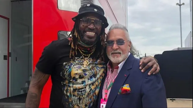 ଗେଲଙ୍କ ସହ ଫଟୋ ପୋଷ୍ଟ ପରେ ହଟହଟା ହେଲେ ମାଲ୍ୟା ! ପୁଣି ‘ଚୋର’ର ଆଖ୍ୟା ଦେଲେ ୟୁଜର୍ସ, ଜବାବ ରଖିଲେ ମଦ ସମ୍ରାଟ୍ ।