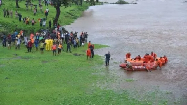 ରାଜଧାନୀ ଦିଲ୍ଲୀ  ଠାରୁ ମାୟାନଗରୀ, ପ୍ରବଳରୁ ଅତି ପ୍ରବଳ ବର୍ଷା ଆଶଙ୍କା : ଆଜି ଓ ଆସନ୍ତାକାଲି ପାଇଁ ହାଇଆଲର୍ଟ ଜାରି
