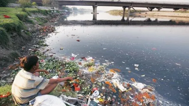 ନଈରେ ପାଣି ନୁହେଁ ବହୁଛି ବିଷ : ପିଇବା ତ ଦୂର କଥା ଛୁଇଁଲେ ବି ହେବ ରୋଗ