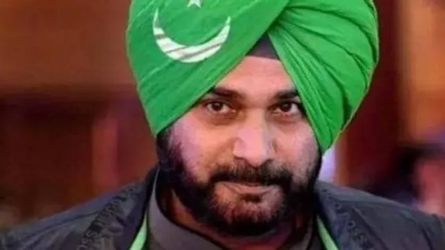 ପୁଣି ଚର୍ଚ୍ଚାରେ ସିଦ୍ଧୁ ! ସୋସିଆଲ ମିଡିଆରୁ ସାମ୍ନାକୁ ଆସିଲା ପାକିସ୍ତାନ ପତାକାକୁ ପଗଡି କରି ପିନ୍ଧିଥିବା ଫଟୋ