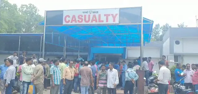 ଅନୁଗୁଳ ନାଲକୋ ସ୍ମେଲଟର ପ୍ଲାଣ୍ଟରେ ଦୁର୍ଘଟଣା: କାମ କରୁଥିବା ବେଳେ ଖସି ପଡିଲା ଫ୍ଲାସ ଓଭର; ୪ ଗୁରୁତର, ମେଡିକାଲରେ ଭର୍ତ୍ତି