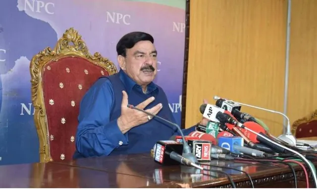 ସୁଧୁରିବ ନାହିଁ ପାକିସ୍ତାନ ! ଅକ୍ଟୋବର କିମ୍ବା ନଭେମ୍ବରରେ ଭାରତ-ପାକିସ୍ତାନ ମଧ୍ୟରେ ଭୟଙ୍କର ଯୁଦ୍ଧ ହେବ ବୋଲି କହିଲେ ପାକ୍ ରେଳମନ୍ତ୍ରୀ