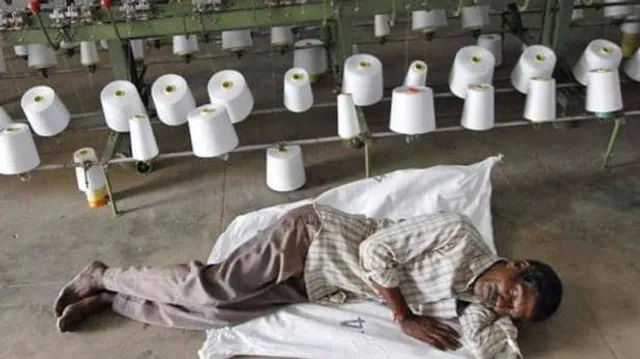 ଗାଡି ବଜାର ପରେ ଏବେ ସଂକଟରେ ସୂତାକଟା ବ୍ୟବସାୟ ! ଛଟେଇର ଶିକାର ହୋଇପାରନ୍ତି ହଜାର ହଜାର କର୍ମଚାରୀ ।