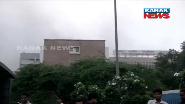 ଦିଲ୍ଲୀ ଏମ୍ସରେ ଲାଗିଲା ନିଆଁ ! ନିଆଁ ଲିଭା କାର୍ଯ୍ୟରେ ଲାଗିଛି ଅଗ୍ନିଶମ ବିଭାଗର ୩୪ଟି ଗାଡି ।