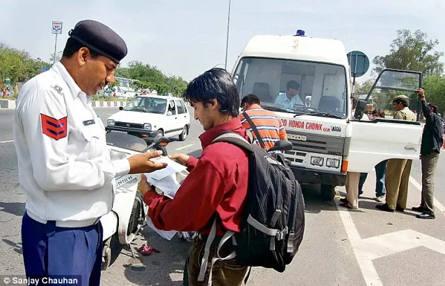 ଟ୍ରାଫିକ୍ ନିୟମ ମାନିବା ଲାଭଦାୟକ : ଗାଡ଼ି ଚାଳକଙ୍କୁ ବୀମା ପ୍ରିମିୟମରେ ରିହାତି