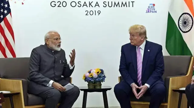 କାଶ୍ମୀର ପ୍ରସଙ୍ଗକୁ ନେଇ ପୁଣି ଆଗକୁ ଆସିଲେ ଟ୍ରମ୍ପ : କହିଲେ, ଭାରତ ପାକ୍ ମଧ୍ୟରେ କମିଛି ଉତ୍ତେଜନା, ଦୁଇ ଦେଶ ଚାହିଁଲେ ମଧ୍ୟସ୍ଥତା କରିବାକୁ ପ୍ରସ୍ତୁତ