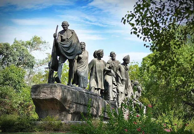 ଓଡ଼ିଶାର ପ୍ରତି ଜିଲ୍ଲାରେ ଗାନ୍ଧୀଙ୍କ ନାମରେ ହେବ ରାସ୍ତା । ଗାନ୍ଧୀ ଜୟନ୍ତୀରୁ ‘ଲୋକକଳା ଗ୍ରାମ’ର ଶୁଭାରମ୍ଭ, ବ୍ଲକ୍ ସ୍ତରରେ ହେବ ନାଟ୍ୟ ମଣ୍ଡପ ।