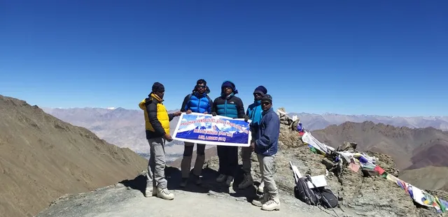 ଲଦାଖରେ ଫସିଛନ୍ତି ଓଡିଆ ପର୍ବତାରୋହୀ । ମାଉଣ୍ଟ ଷ୍ଟକ ଆଙ୍ଗ୍ରୀ ଚଢିବା ବେଳେ ପ୍ରତିକୂଳ ପାଗର ଶିକାର ହୋଇ ଫସିଛନ୍ତି ୬ ଓଡିଆ ପର୍ବତାରୋହୀ