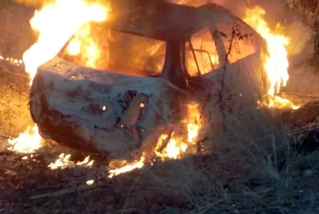 ଗାଡି ଚାଲୁଥିଲା, ହଠାତ୍ ଲାଗିଲା ନିଆଁ । ଜୀବନ ବିକଳରେ ଗାଡି ଛାଡି ଦୌଡିଲେ ଚାଳକ