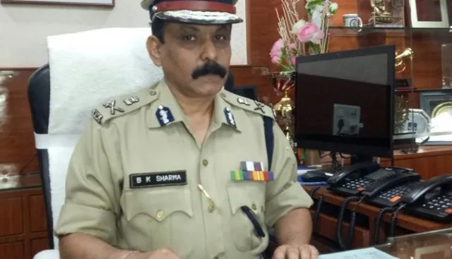 ଡାକ୍ତରଖାନାକୁ ଦଲାଲ ମୁକ୍ତ କରିବା ଲାଗି ଚାଲିଛି ଅପରେସନ ! ଡିଜିପିଙ୍କ ନେତୃତ୍ୱରେ ବିଭିନ୍ନ ସ୍ଥାନରେ ଚାଲିଛି ଚଢାଉ