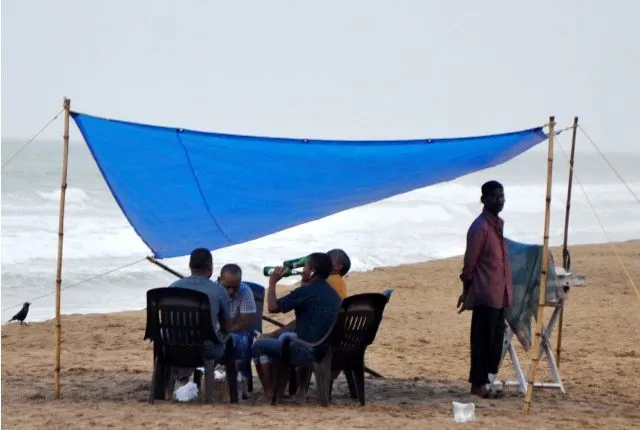 ବେଳାଭୂମିରେ ଖୋଲାଖୋଲି  ମଦ୍ୟପାନ : ଅସୁରକ୍ଷିତ ପର୍ଯ୍ୟଟକ