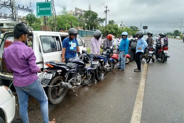 ଗାଡ଼ି ଚାଳକଙ୍କ ପାଇଁ ବଡ଼ ଖବର: ମହଙ୍ଗା ହେବ ପ୍ରଦୂଷଣ ନିୟନ୍ତ୍ରଣ ସାର୍ଟିଫିକେଟ୍ । ଜାଣନ୍ତୁ କେବେଠୁ ଲାଗୁ ହେବ ନୂଆ ନିୟମ