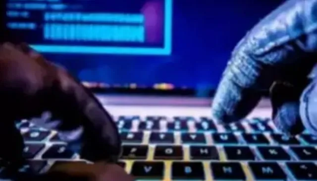 କେବିସି ନାଁରେ ଲୋକଙ୍କୁ ଫସାଉଛି ପାକିସ୍ତାନ : ସାବଧାନ କରାଇଲା ପ୍ରତିରକ୍ଷା ମନ୍ତ୍ରାଳୟ ।