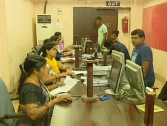 ଛୁଟିଦିନରେ ବି ଖୋଲା ରହିବ ଆରଟିଓ । ଲୋକଙ୍କ ସୁବିଧା ପାଇଁ ସରକାର ନେଲେ ନିଷ୍ପତି, ଲାଇସେନ୍ସ ପାଇଁ ଭୁବନେଶ୍ୱର ଓ ଖୋର୍ଦ୍ଧାରେ ଖୋଲିବ ୫ଟି ଅତିରିକ୍ତ କେନ୍ଦ୍ର ।