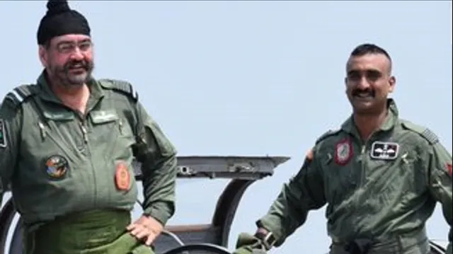 ନୂଆ ଉତ୍ସାହ ଏବଂ ନୂଆ ଲୁକ୍ ରେ ନଜର ଆସିଲେ ବାୟୁୁସେନା ୱିଙ୍ଗ୍ କମାଣ୍ଡର ଅଭିନନ୍ଦନ ବର୍ଦ୍ଧମାନ ! ବାୟୁସେନା ମୁଖ୍ୟଙ୍କ ସହ ଉଡାଇଲେ ମିଗ୍-୨୧ ।