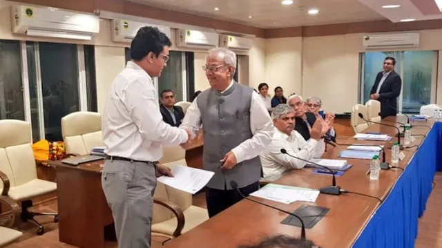 ବିସିସିଆଇର ଅଧ୍ୟକ୍ଷ ଭାବେ କାର୍ଯ୍ୟଭାର ଗ୍ରହଣ କଲେ ସୌରଭ ଗାଙ୍ଗୁଲି : ବିସିସିଆଇର ୩୯ ତମ ସଭାପତି ଭାବେ ୯ ମାସ ପାଇଁ ନେଲେ ଦାୟିତ୍ୱ