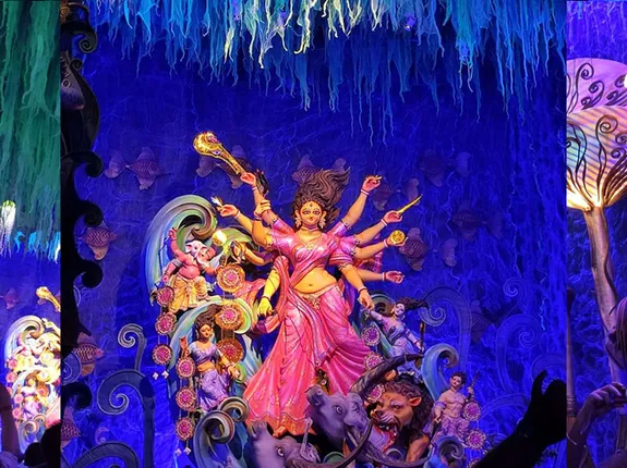 ଆଖି ଲାଖିଲା ଭଳି ମା’ ଜଗଦମ୍ବାଙ୍କ ରୂପ ! କଲିକତାରେ ମା’ ଜଗତଜନନୀଙ୍କ ରୂପ ହିଁ ନିଆରା , ଫଟୋରେ ଫଟୋରେ ଦେଖନ୍ତୁ କଲିକତା ମା’ ଦୂର୍ଗାଙ୍କ କିଛି ମୃଣ୍ମୟୀ ମୂର୍ତ୍ତୀ