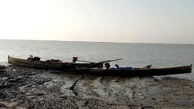 ଆସାମରେ ବଡ ଅଘଟଣ । ମଝି ନଈରେ ଓଲଟି ପଡିଲା ଡଙ୍ଗା, ବୁଡିଗଲେ ୭୦ରୁ ୮୦ ଯାତ୍ରୀ । ପହଁରି ପହଁରି କିଛି ଯାତ୍ରୀ କୂଳରେ ପହଞ୍ଚିଥିବା ବେଳେ ଏଯାଏଁ ଅନେକ ଯାତ୍ରୀ ନିଖୋଜ ଅଛନ୍ତି ।