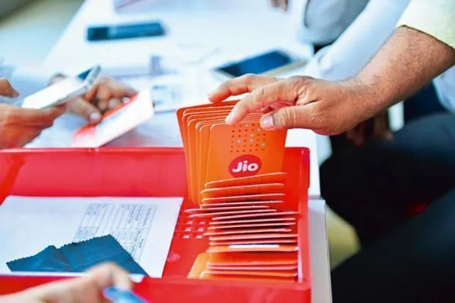 ଟ୍ରାଇରେ ଜିଓର ବଡ ଅଭିଯୋଗ । ଅନ୍ୟ ଅପରେଟର ବେଆଇନ ଭାବେ ଲ୍ୟାଣ୍ଡଲାଇନ୍ ଫୋନକୁ ମୋବାଇଲ ଦର୍ଶାଇ ନେଉଛନ୍ତି ଆଇୟୁସି ।